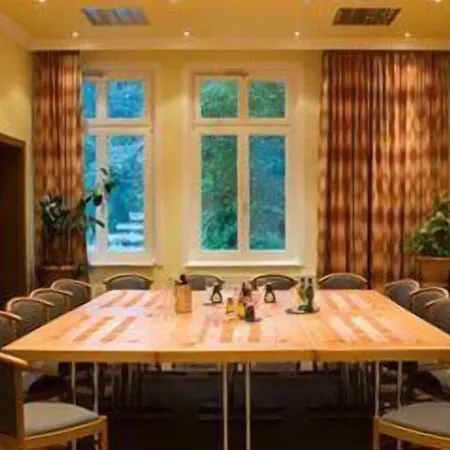 Hotel Bergfrieden 3*