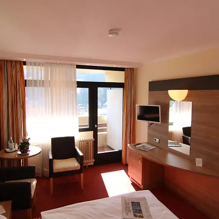 Bergfrieden Szálloda 3*